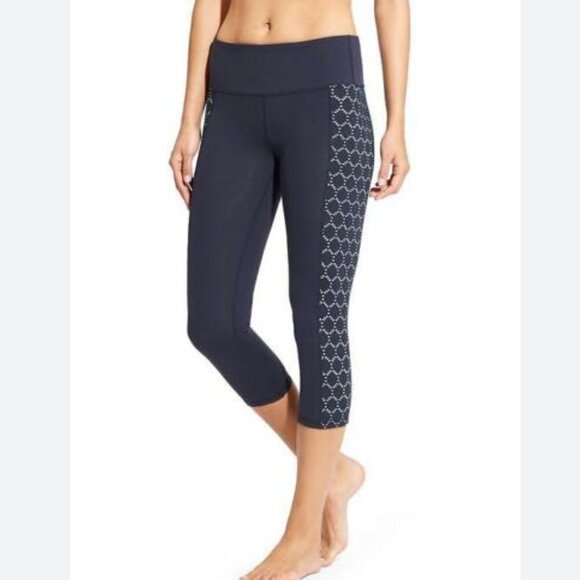 ATHLETA Women's  High Rise Eyelet Chaturanga Capri Leggings - M - Picture 1 of 5